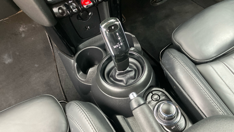 MINI Hatchback 1.5 Cooper Exclusive 3dr Auto Petrol Hatchback